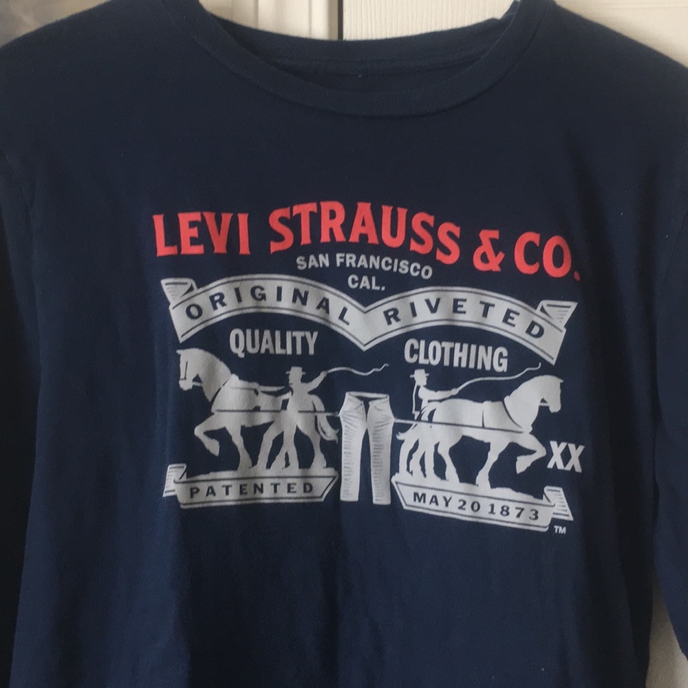 Men’s Levis long sleeve